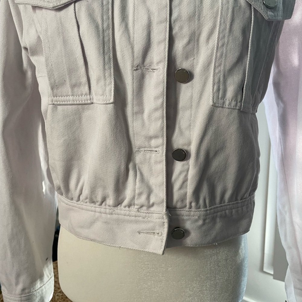 White Volcom Cropped Jean Jacket - Picture 3 of 9